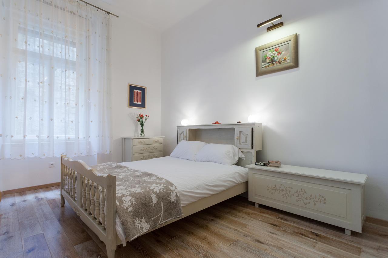 Luxury Beachfront Apartment Banje Ragusa Esterno foto