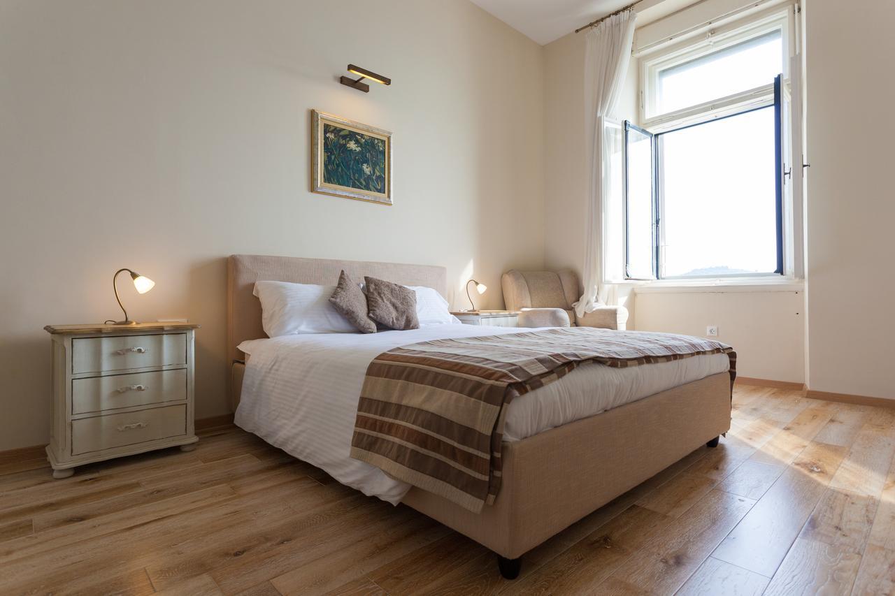 Luxury Beachfront Apartment Banje Ragusa Esterno foto